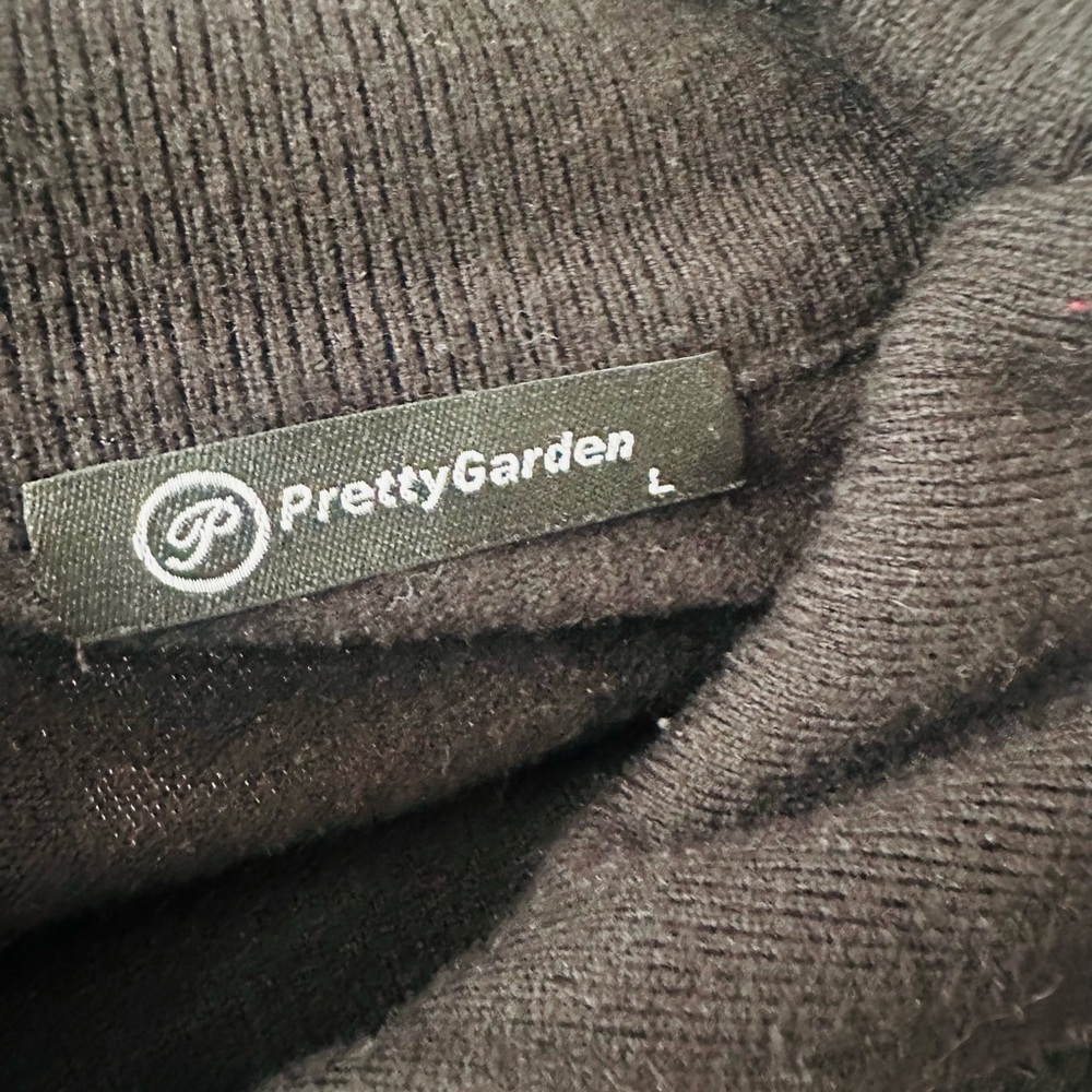 Elegant Black Women's Sweater Jogger Set - Picture 4 of 4